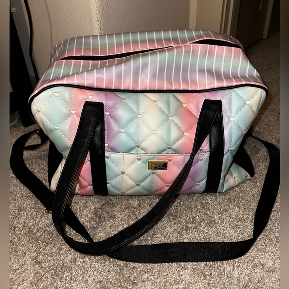 Betsey Johnson Handbags - Betsy Johnson Weekend Bag